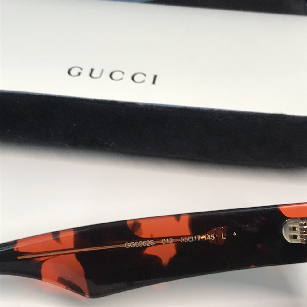✨ Brand New Gucci GG0962S 012 Sunglasses – Black with Grey Lenses ✨ - Picture 10 of 13